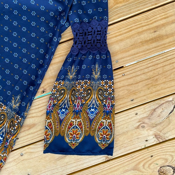 Bell Sleeve - Long Sleeve Mini Dress! - Picture 4 of 5